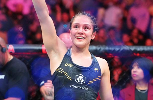 Alexa Grasso KO’s Maycee Barber In Opening Round At UFC Fight Night 271